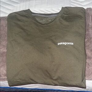 Patagonia Green Short Sleeve Tee Classic Crew Neck